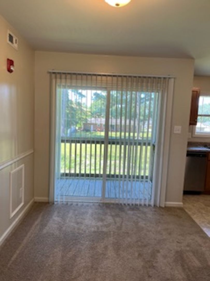 Jacksonville Apartment: 203 Valencia Drive