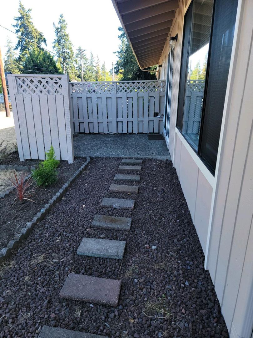 8706A Meadow Rd SW, Lakewood, WA 98499