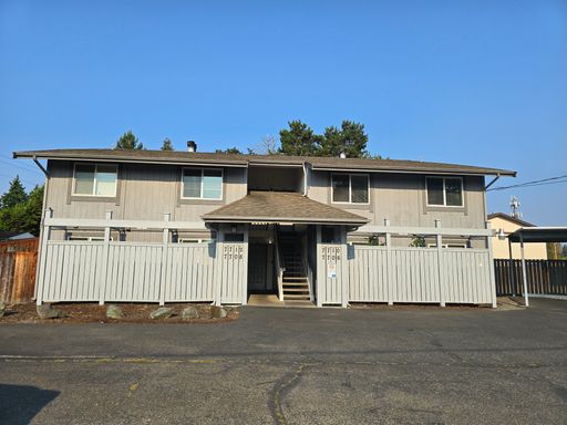 Upper Floor 2 Bedroom with Carport – photo 1