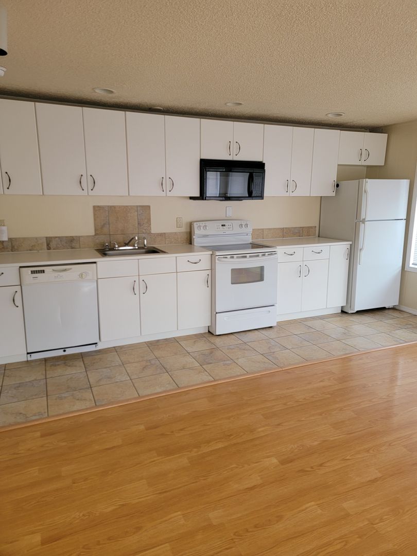 Lakewood Apartment: 10617 Westwood Dr SW