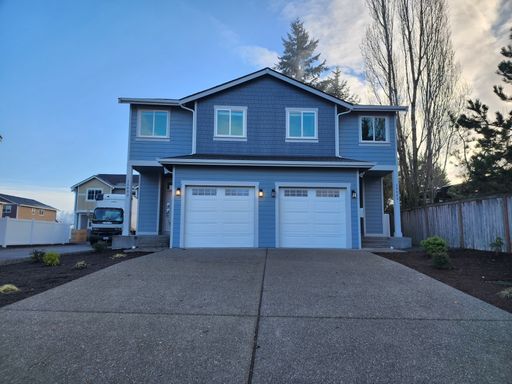 3 Bedroom, 2.5 Bathroom Duplex in Yelm Creek Estates – photo 1