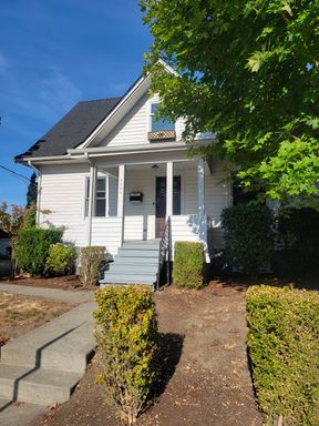 Charming Craftsman In Lincoln District – photo 1