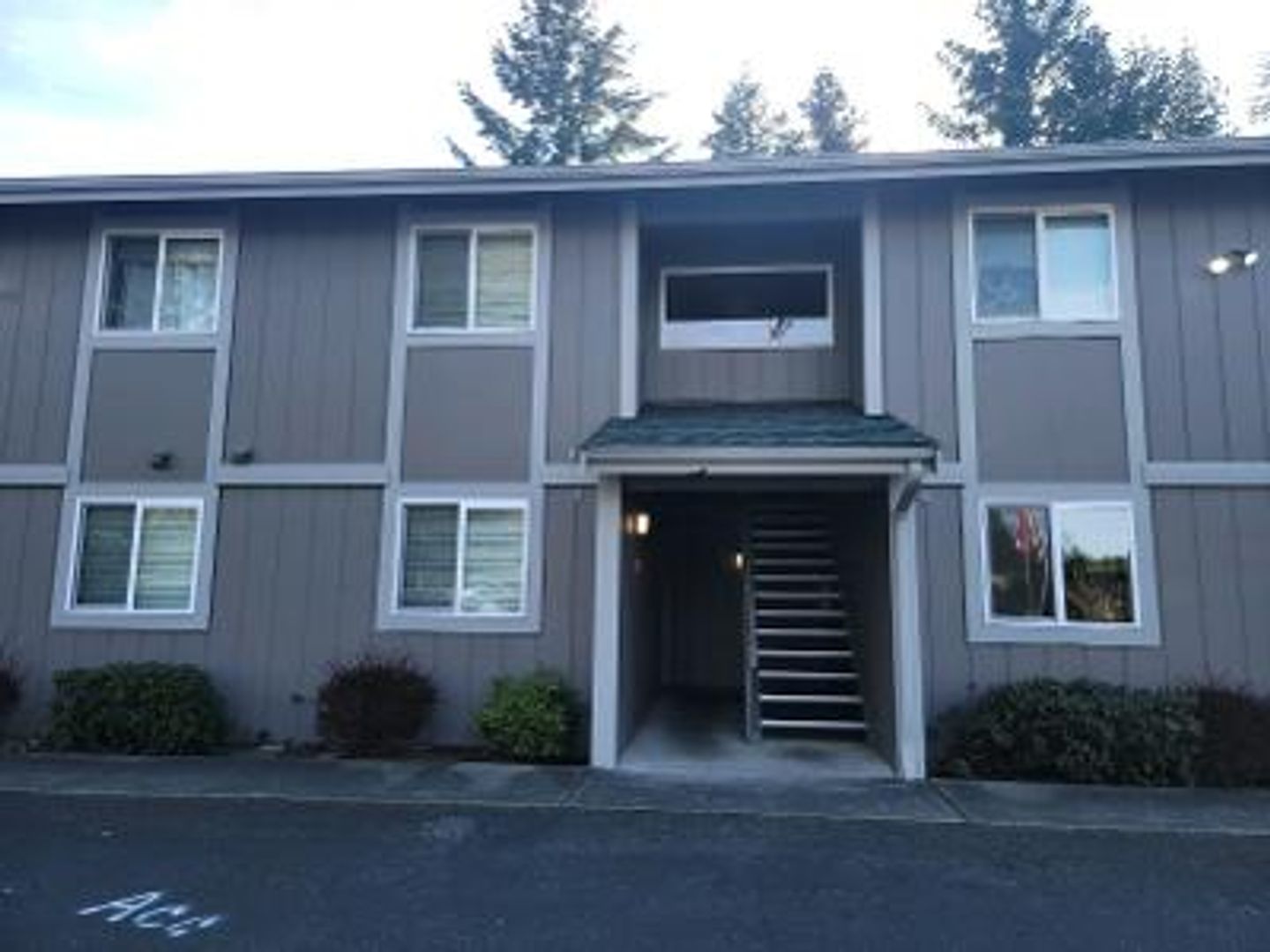 Lakewood Apartment: 7715 Douglas St W