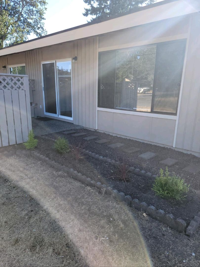 8706A Meadow Rd SW, Lakewood, WA 98499