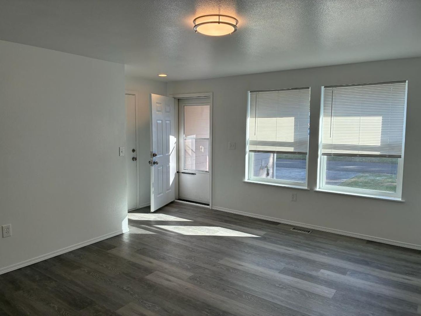 15808 - 15810 94th Ave Ct E