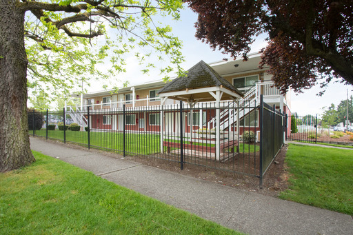 Stylish upper floor 1 Bedroom, 1 Bathroom Apartment in Downtown Tacoma! – photo 1
