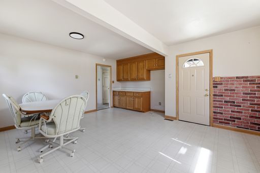 Listing photo thumbnail