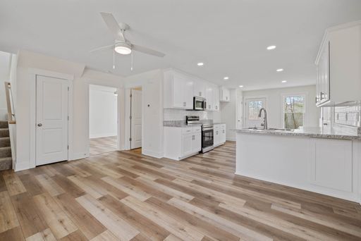 Listing photo thumbnail