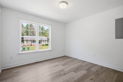Listing photo thumbnail