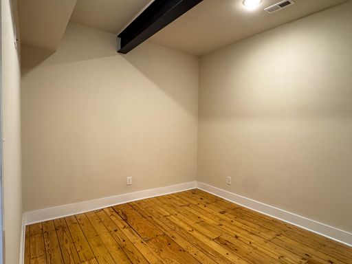 Listing photo thumbnail