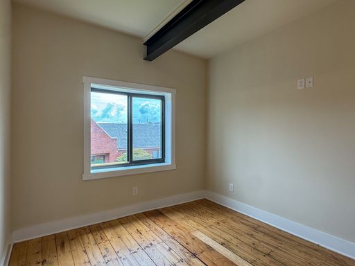 Listing photo thumbnail