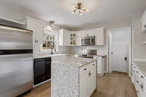 Listing photo thumbnail