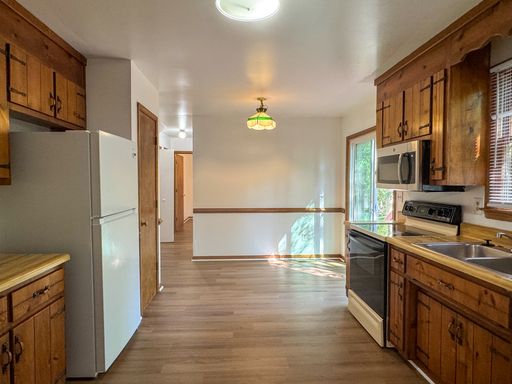 Listing photo thumbnail