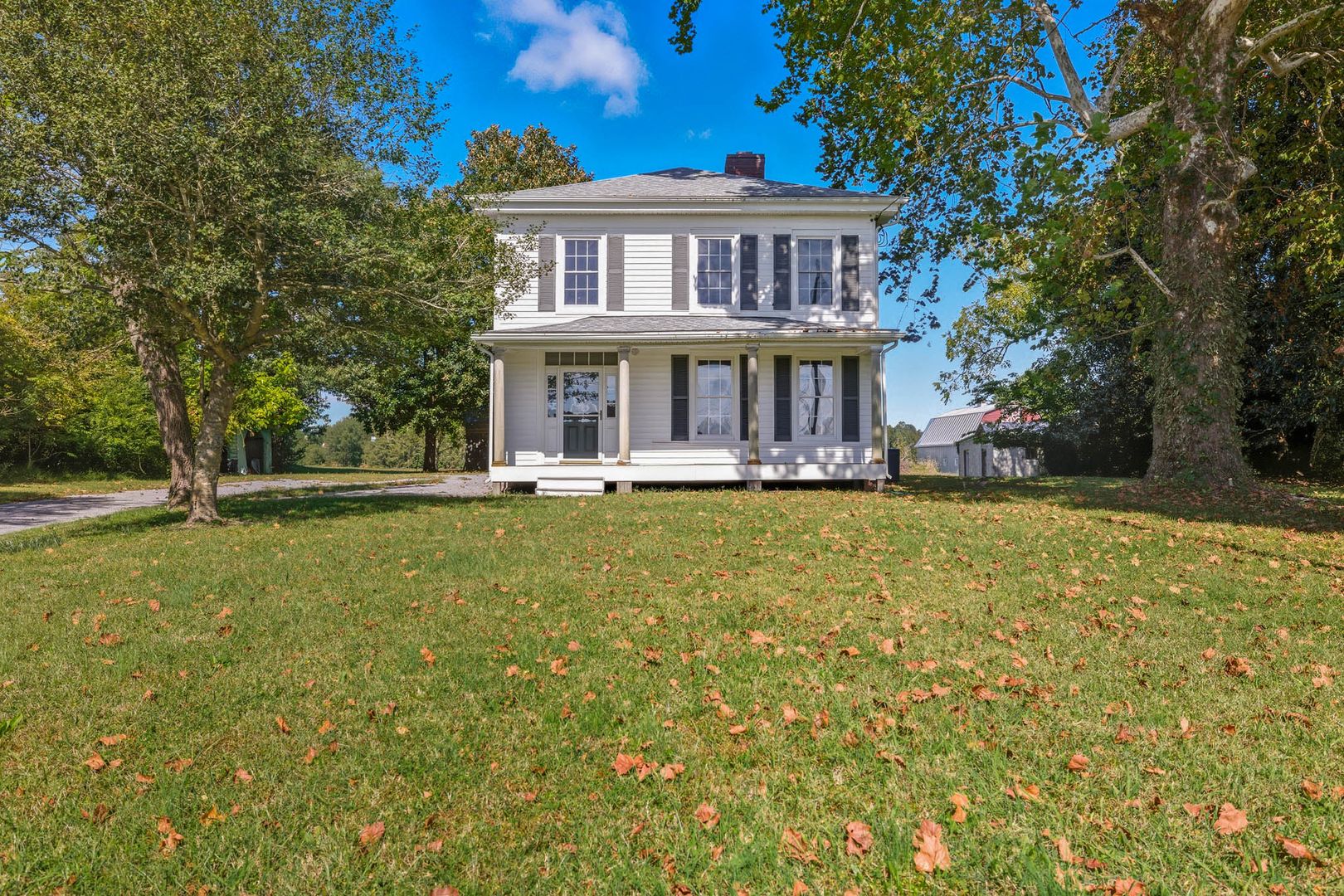 Disputanta House: 12300 E. Quaker Road