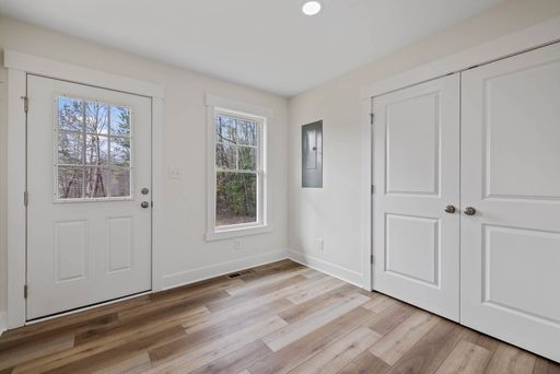 Listing photo thumbnail