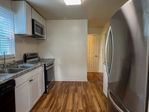 Listing photo thumbnail