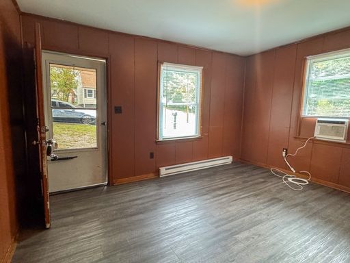 Listing photo thumbnail