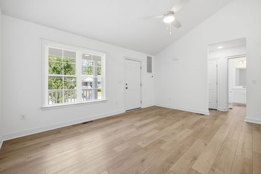 Listing photo thumbnail