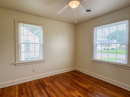 Listing photo thumbnail