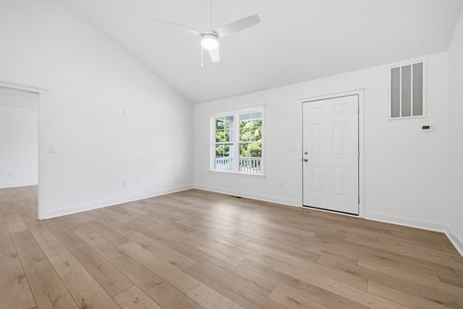 Listing photo thumbnail