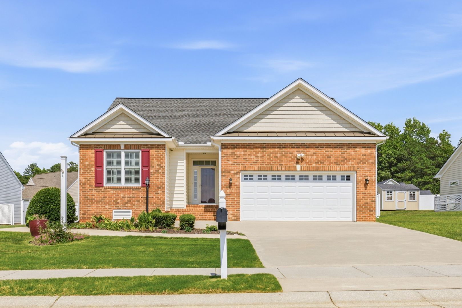 Prince George House: 6613 St Laurence Dr