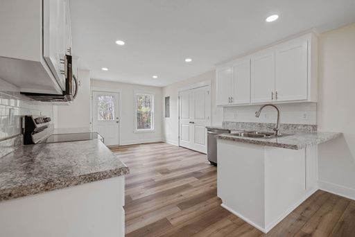 Listing photo thumbnail