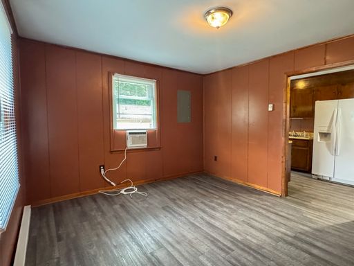 Listing photo thumbnail
