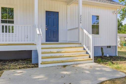 Listing photo thumbnail