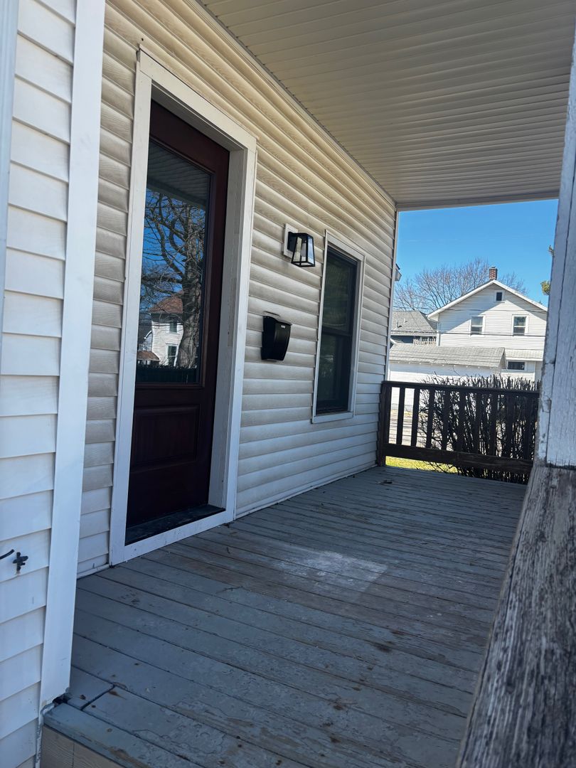 Fort Wayne Apartment: 937 Lake Ave