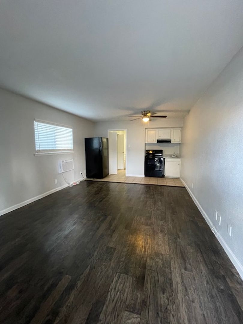 San Antonio Apartment: 1543 Babcock Road