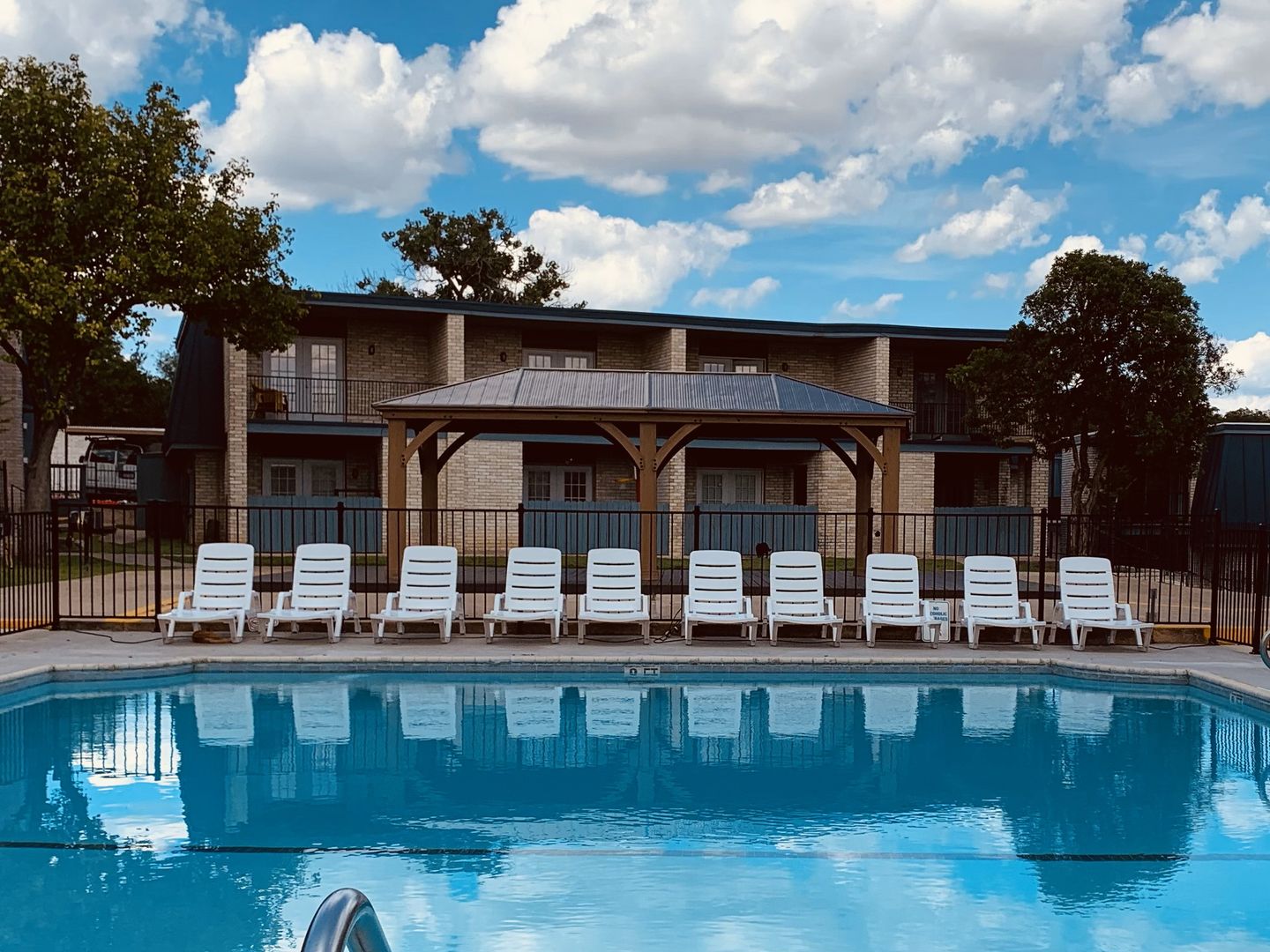 San Antonio Apartment: 1543 Babcock Road