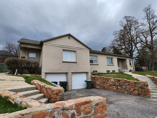 Foothill Rizz 3 bd 1.5 bath Duplex! Yard! Garage! 1ST M. FREE! – photo 1