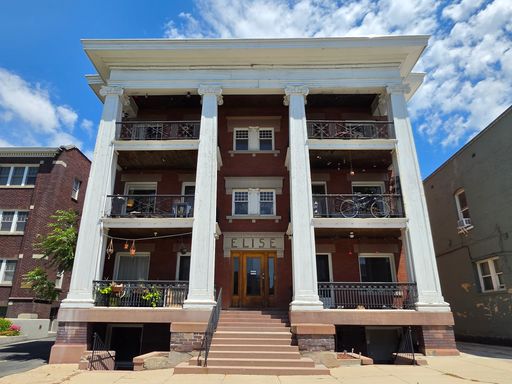 Downtown East - Spacious 2 bd! 1ST MONTH FREE! Price drop! Small pet OK! – photo 1