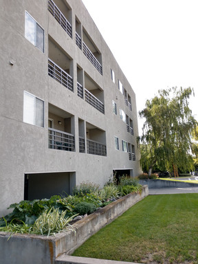 DOWNTOWN SLC - 1st M. Free! 2 bdrm condo w/ views! – photo 1