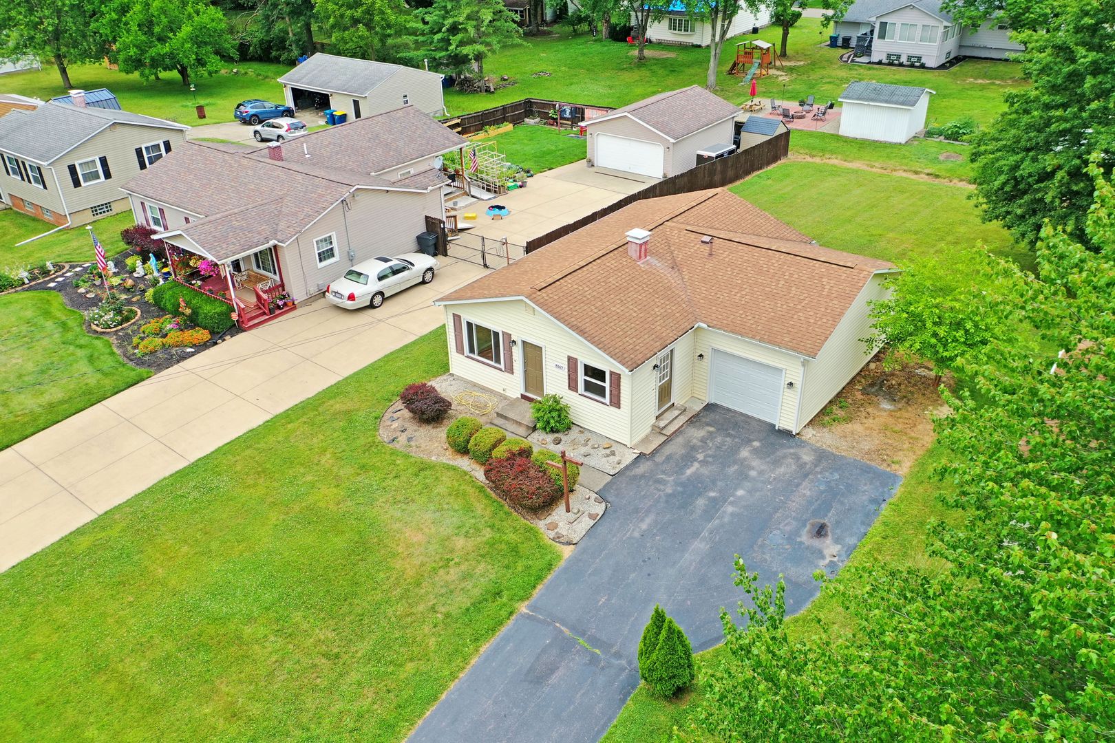 Warren House: 8167 Anderson Ave