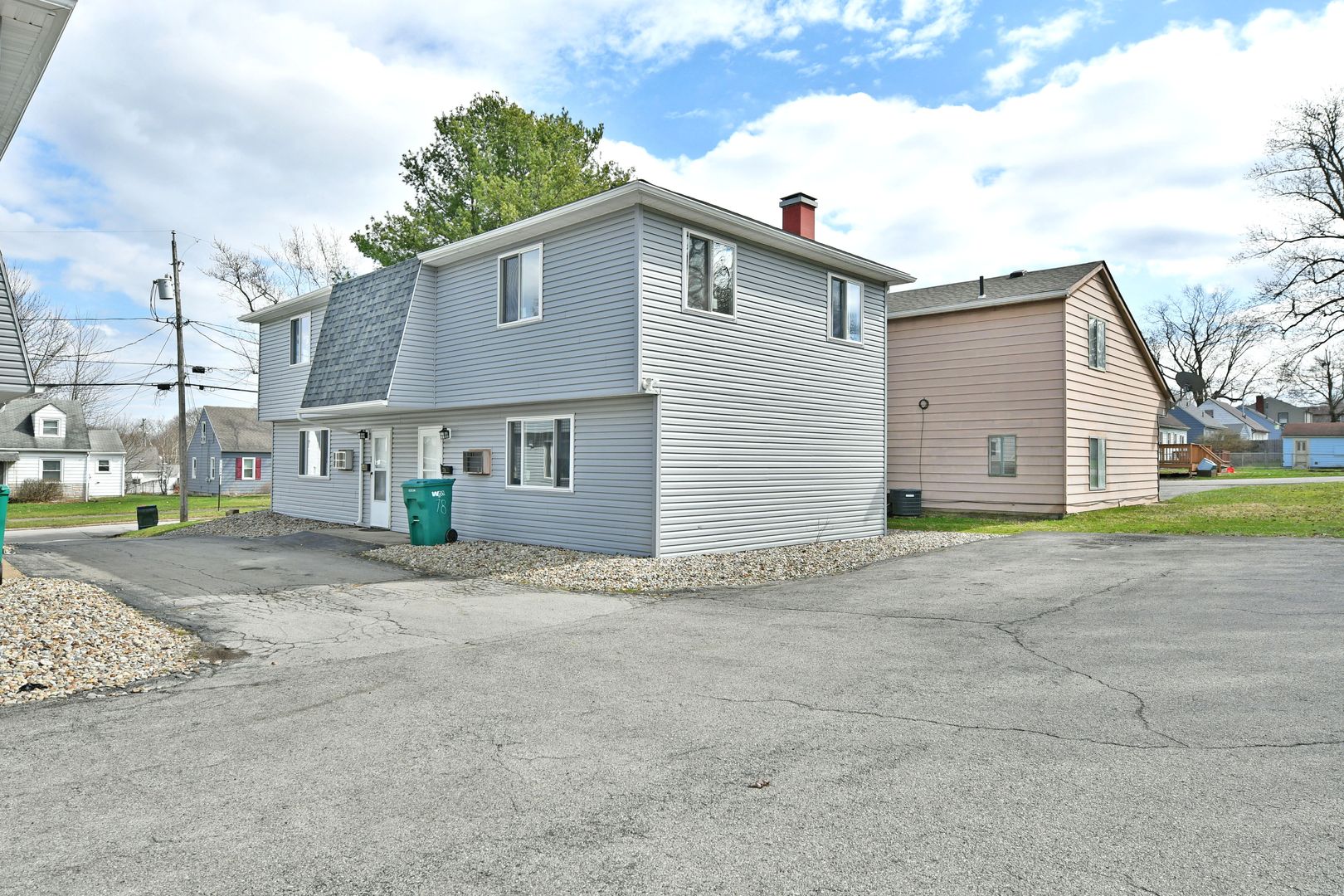 Austintown Apartment: 72-78 S Roanoke