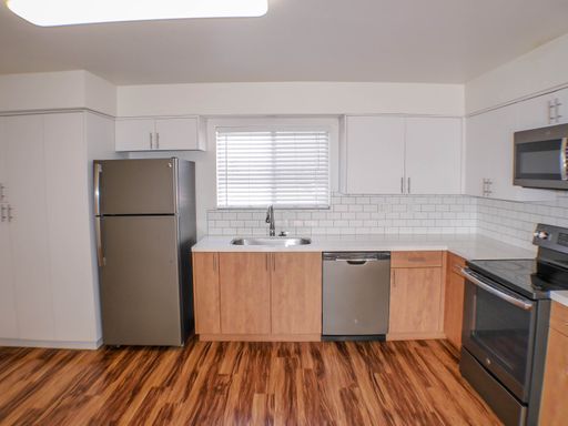 Charming 2nd floor remodeled 2BD/1BA Apartment Near Downtown Chula Vista – photo 1
