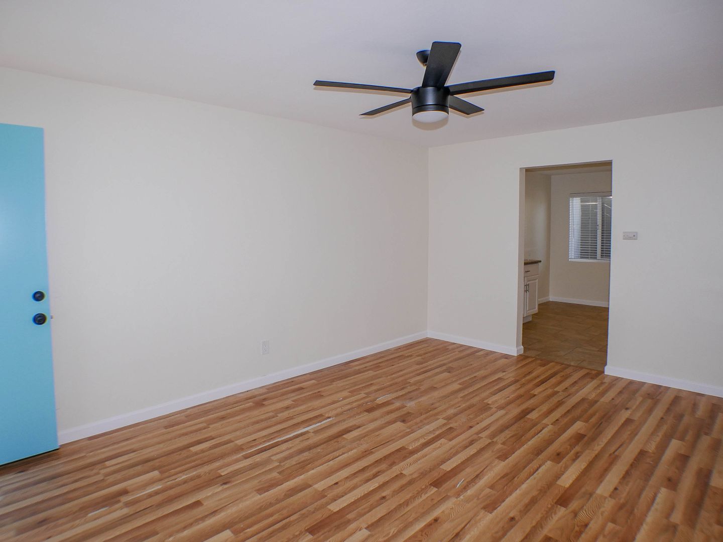 San Diego Apartment: 4911-4917 Del Mar Avenue