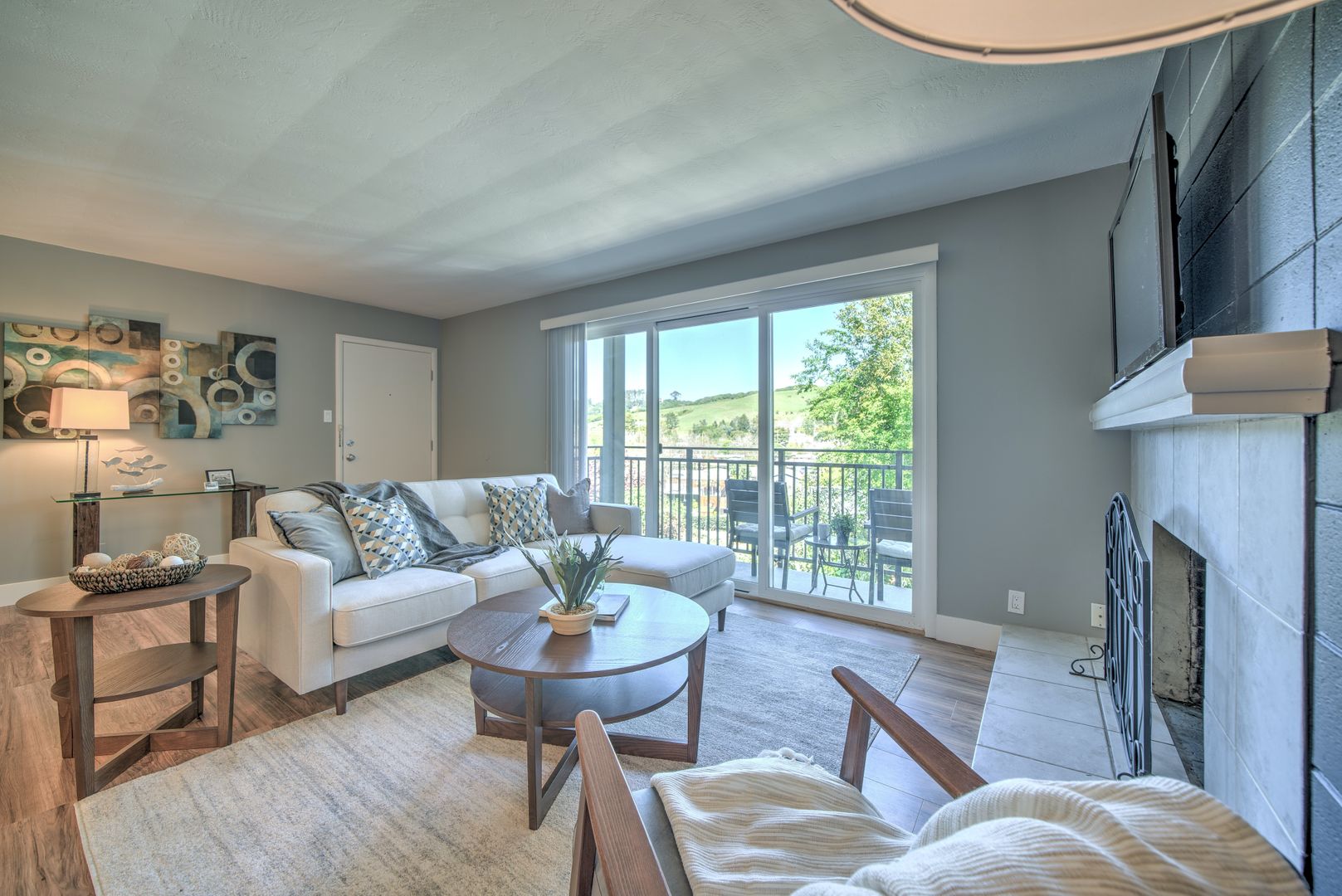 Mill Valley Apartment: 2-10 Shelley Drive