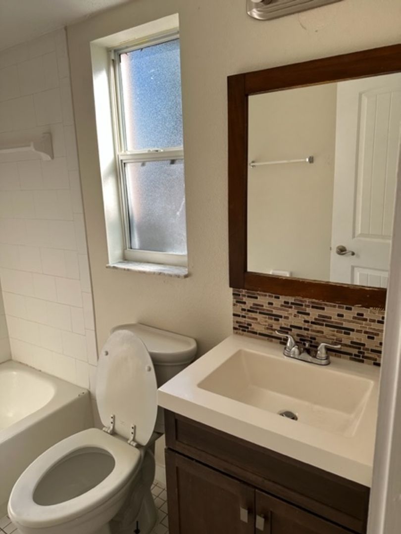 Cape Canaveral Apartment: 307 Adams Ave