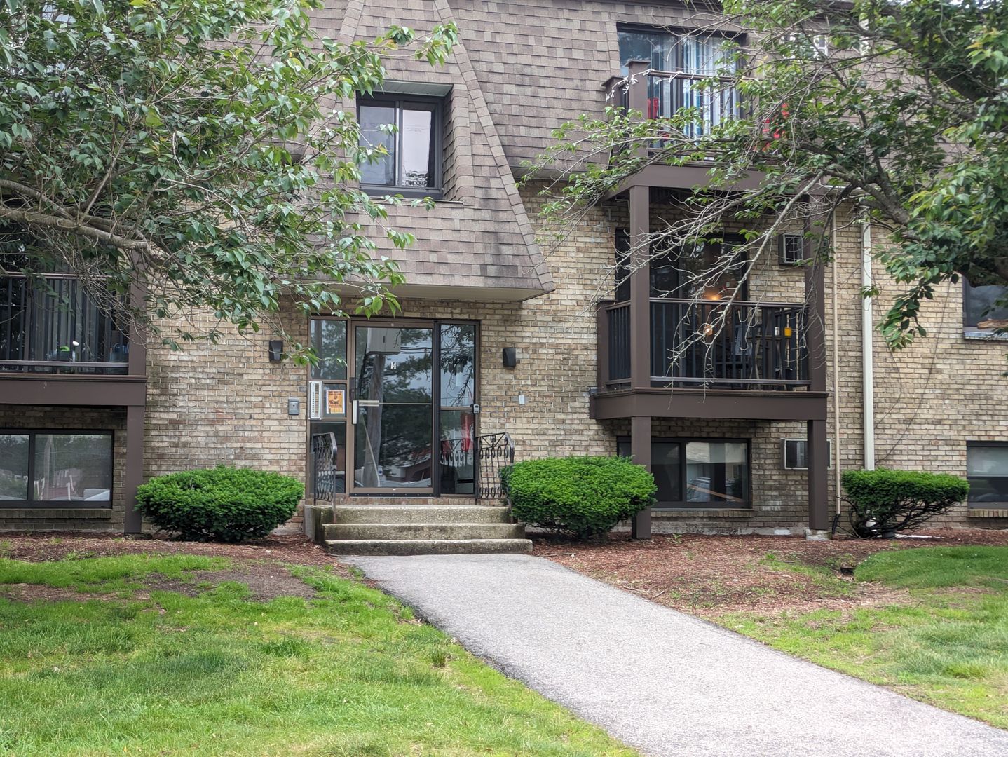 Salem Condo: 14 Tiffany Rd #2
