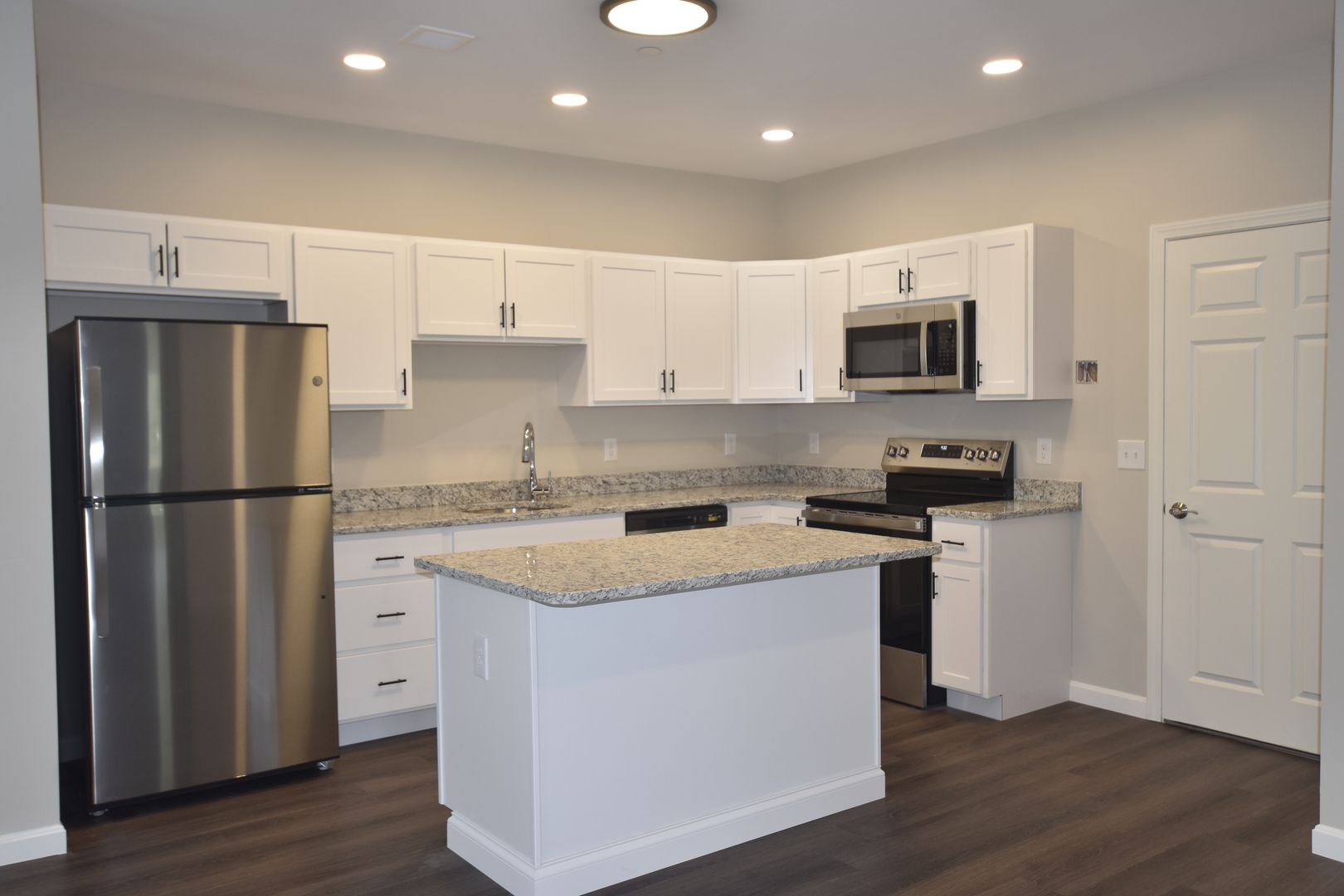 Londonderry Apartment: 217 Rockingham Road