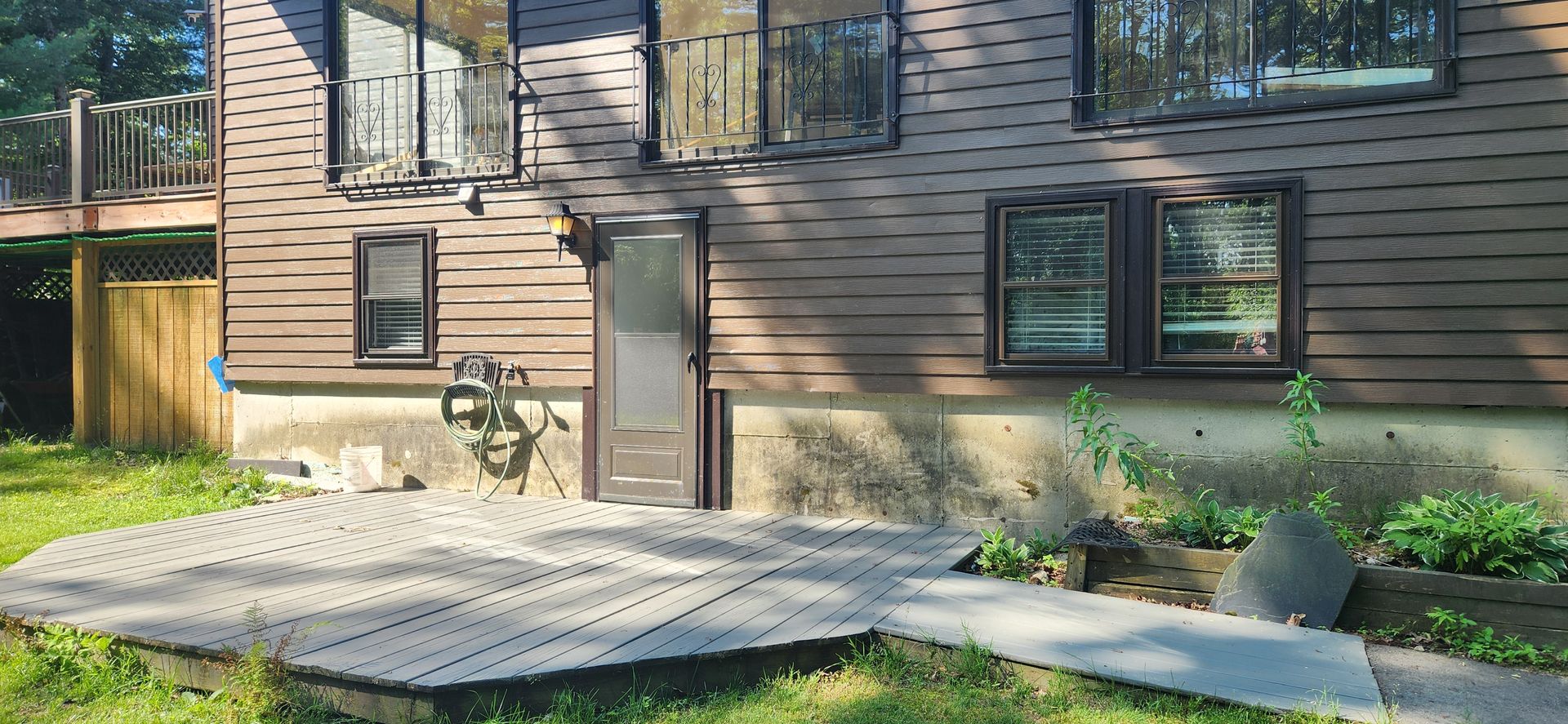 Londonderry House: 62 Hovey Rd