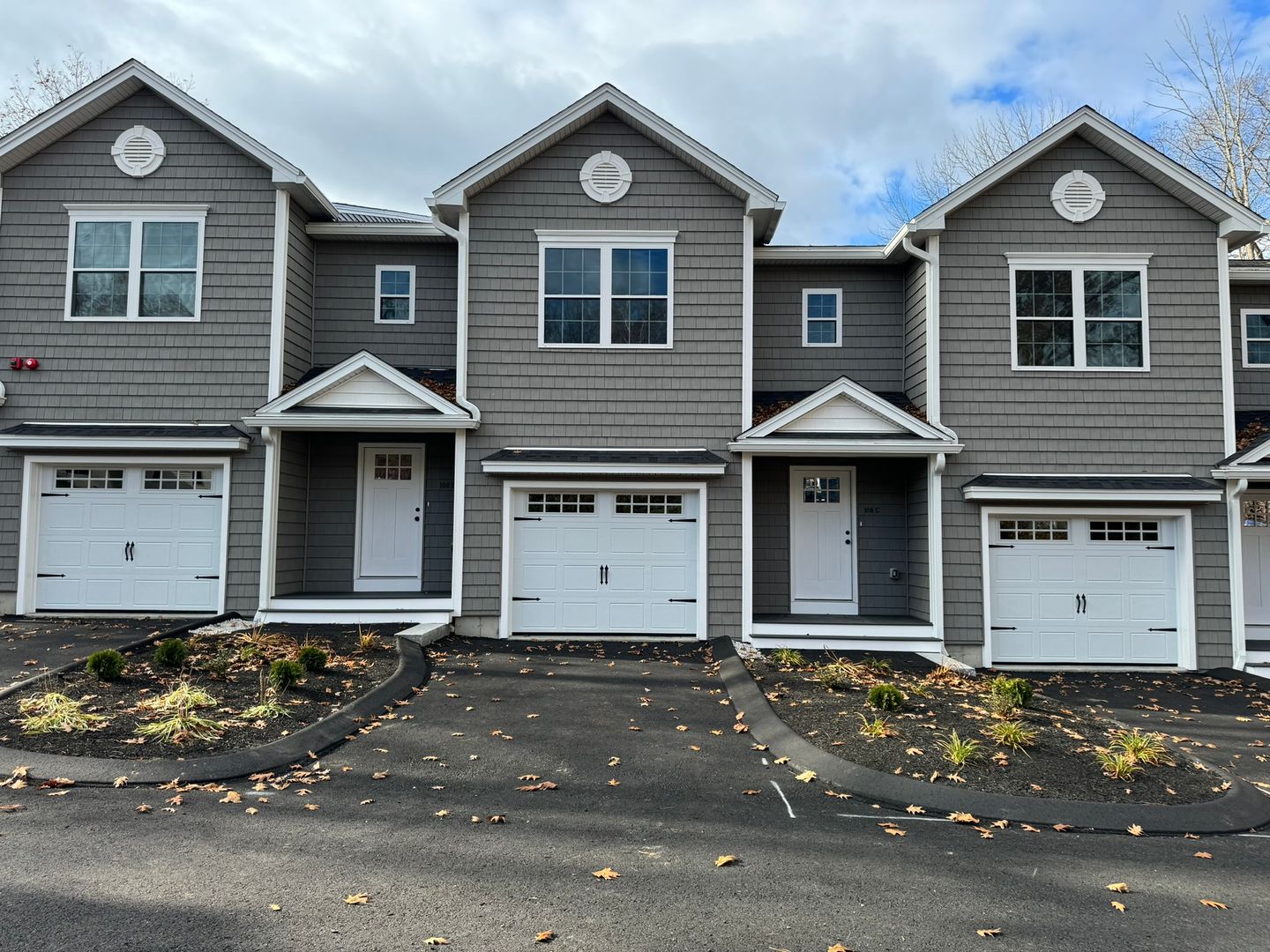 Hooksett Townhome: 108 Mammoth Rd