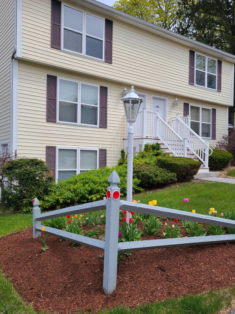 Manchester House: 362 Concord St