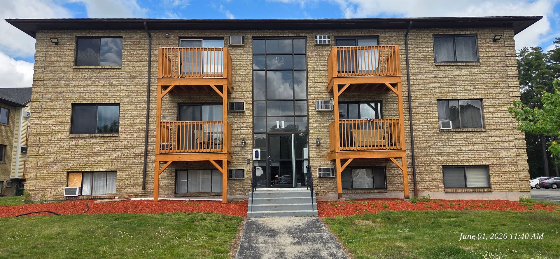 Salem Condo: 11 Lancelot Ct. #7