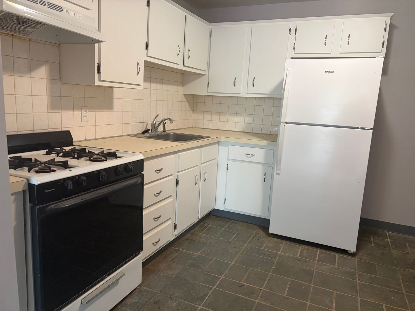 Hooksett Condo: 128 Mammoth Road #21
