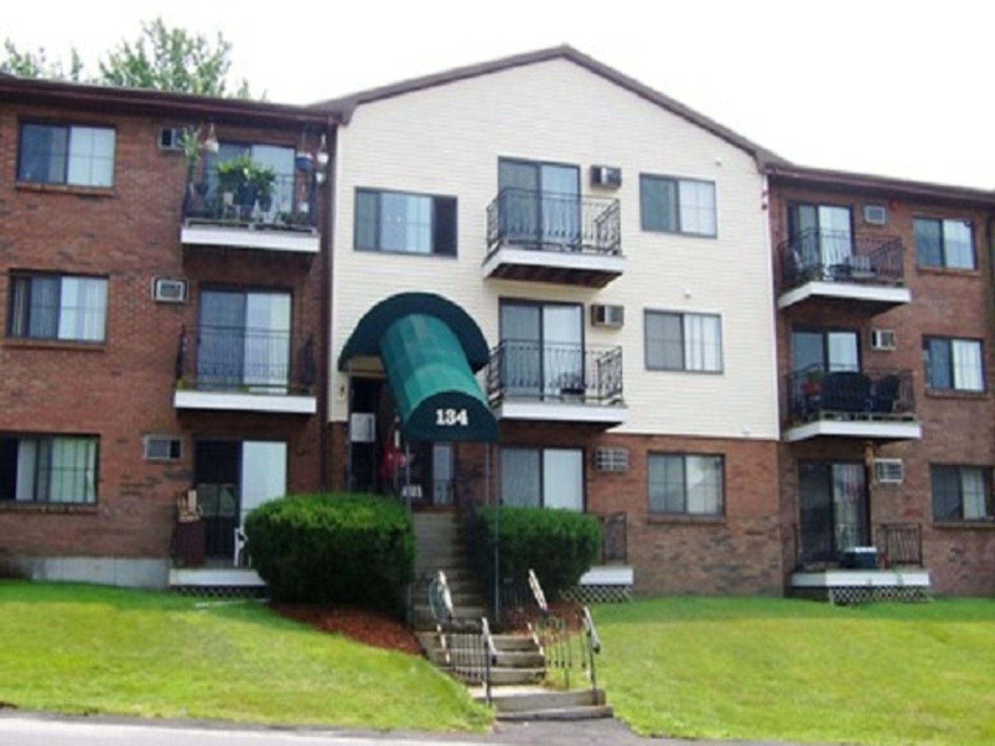 Hooksett Condo: 134 Mammoth Rd #29
