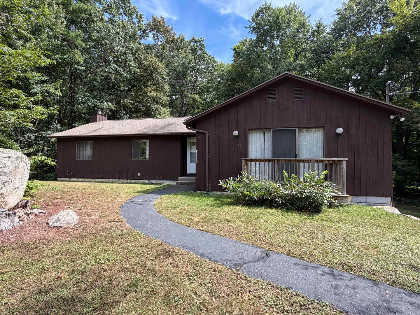 Derry House: 22 Cunningham Dr