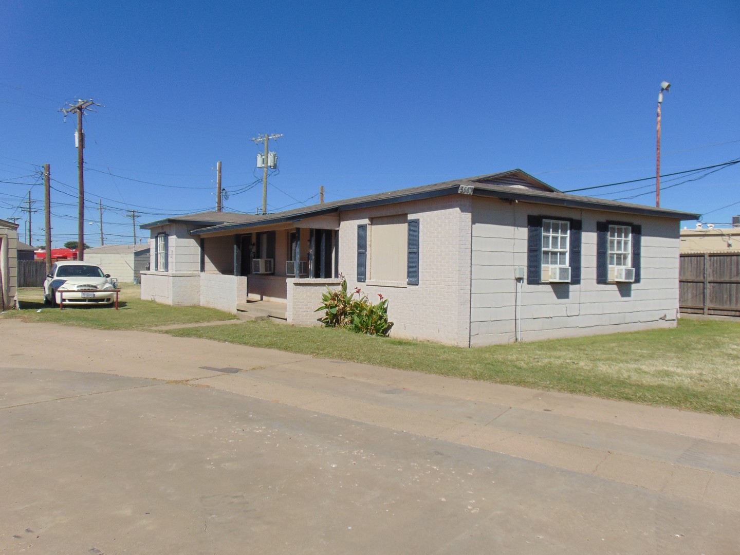 Lubbock Apartment: 3502 Peoria